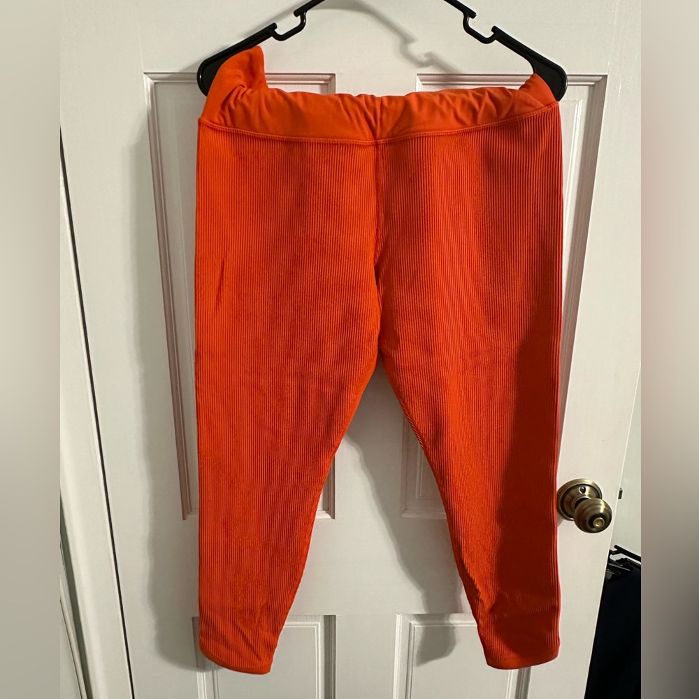 Athleta Elation Crossover Ribbed 7/8